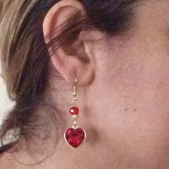 3 for $20 gorgeous Heart Earrings ♥️ NWT - Picture 8 of 8